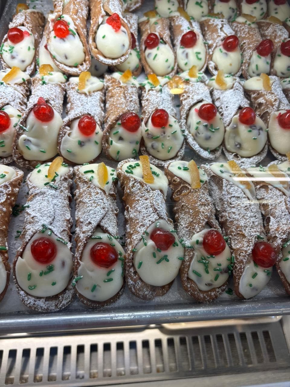Fresh Cannoli